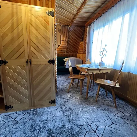 Проживание в семье Chata *